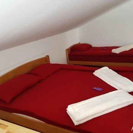 L&S Apartment Яхорина Екстериор снимка