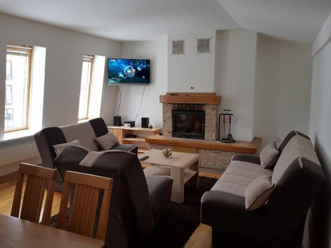 L&S Apartment Яхорина Екстериор снимка